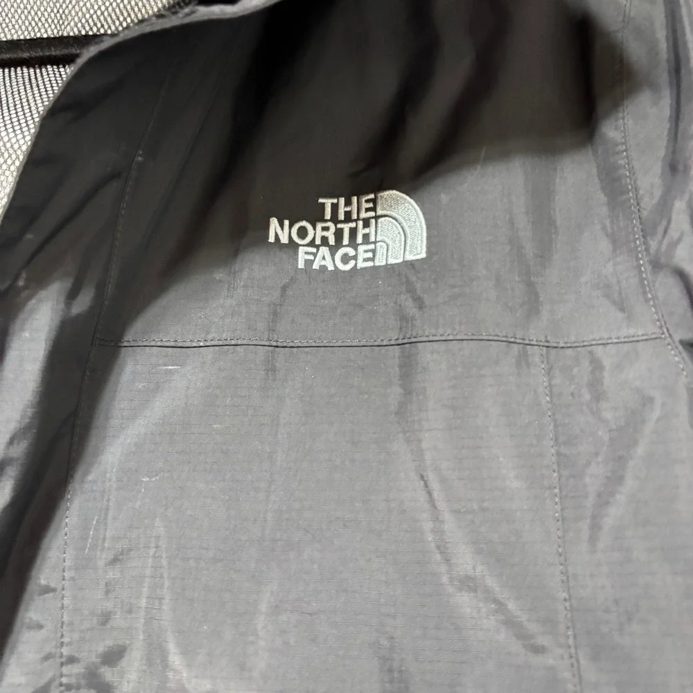 The North Face Mens DryVent Rain Jacket Gray Hooded Windbreaker Shell